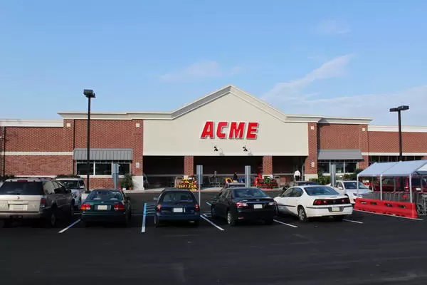 acme store front
